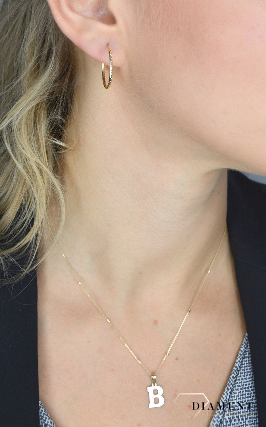 Złote kolczyki koła 333 cienkie grawerowane 2,4 cm KL 9823B 333.jpg